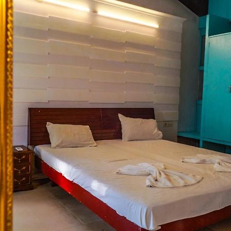 Piggy Calangute By Urban Nomads - Dorms & Pvt Rooms Exterior photo