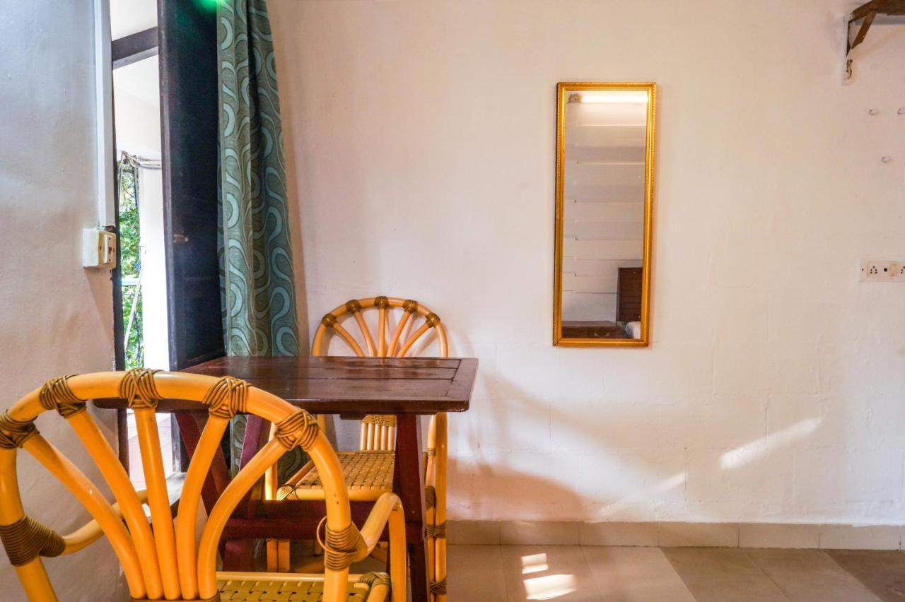 Piggy Calangute By Urban Nomads - Dorms & Pvt Rooms Exterior photo