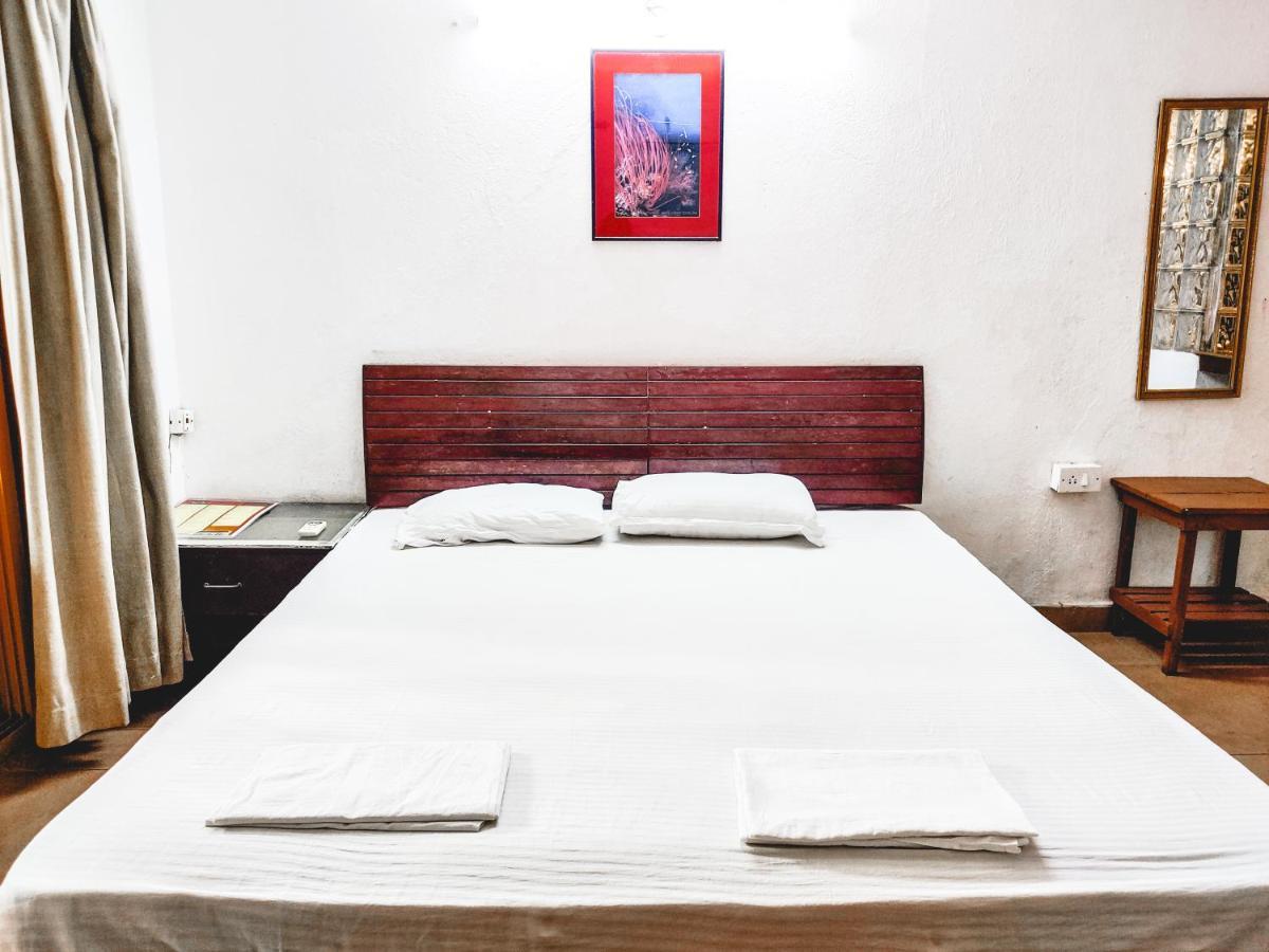 Piggy Calangute By Urban Nomads - Dorms & Pvt Rooms Exterior photo