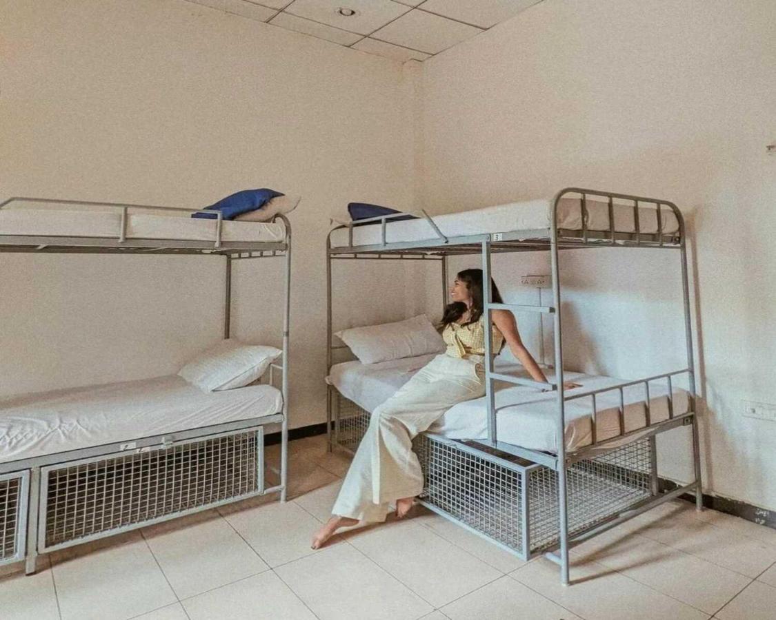 Piggy Calangute By Urban Nomads - Dorms & Pvt Rooms Exterior photo